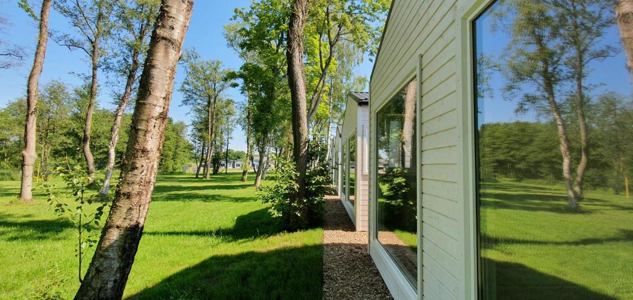 Lumi Resort Domki Letniskowe Z Podgrzewanym Basenem Rewal Exterior photo