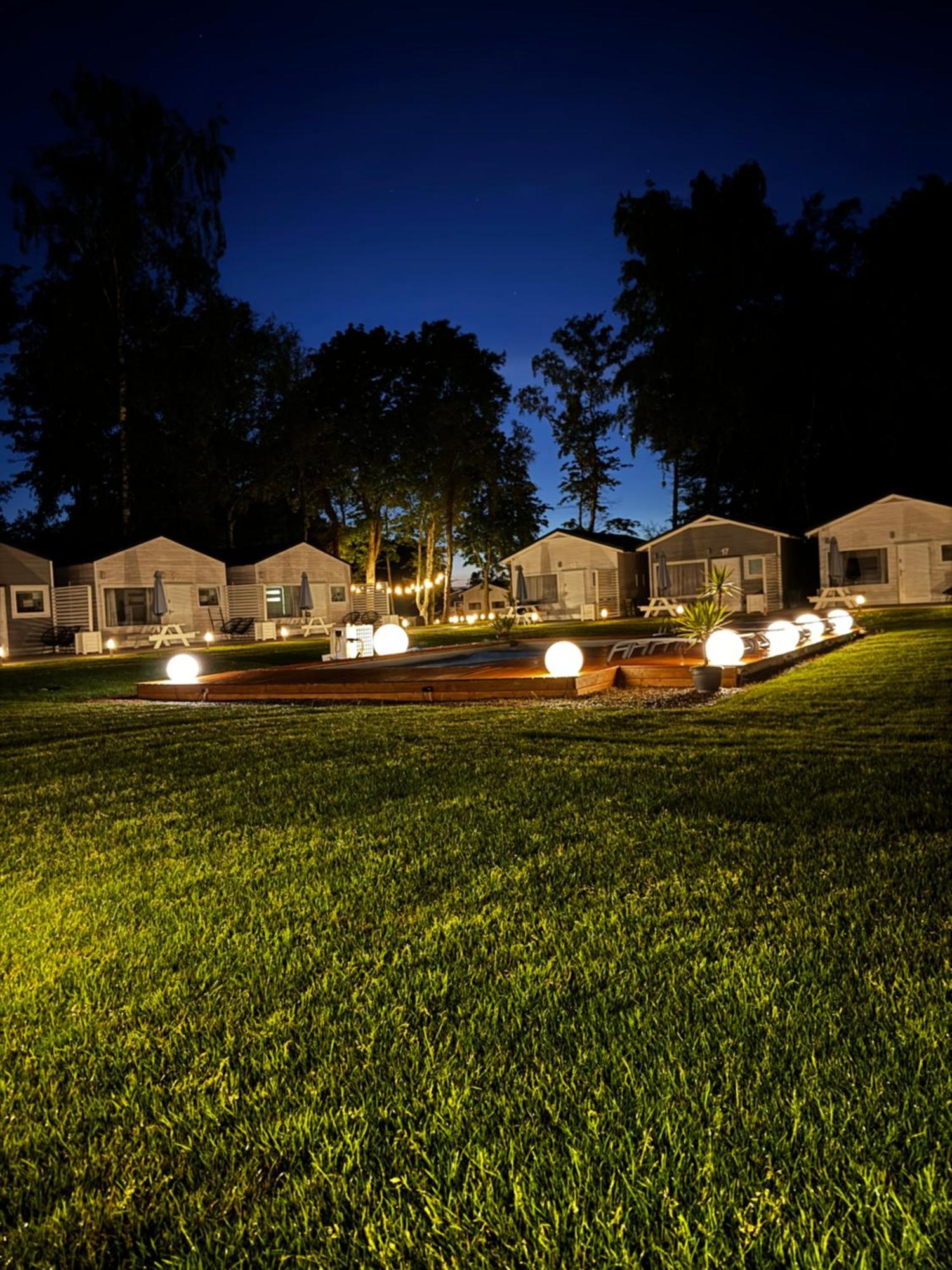 Lumi Resort Domki Letniskowe Z Podgrzewanym Basenem Rewal Exterior photo